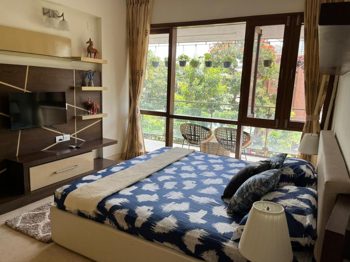 Luho Grande Deluxe Double Room with Balcony (Aqua) 3