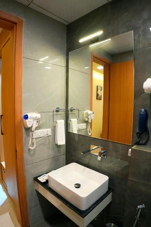 Hotel Cheer Royale Deluxe Suite 4