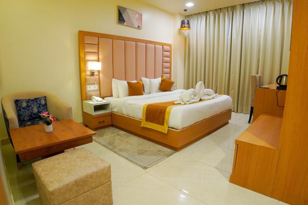 Hotel Cheer Royale Deluxe Room 3