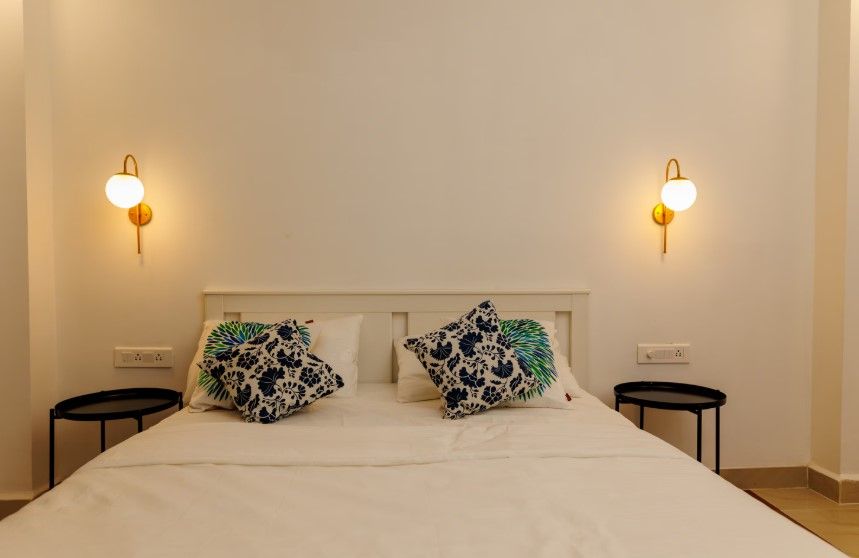 4 bedroom, 5 mins from the beach with rooftop bar 4 Bedroom, 5 Mins from the Beach with Rooftop Bar 4