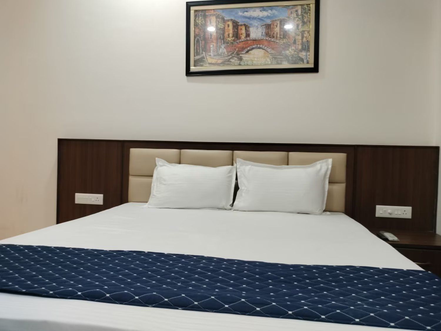Deluxe Ac Room