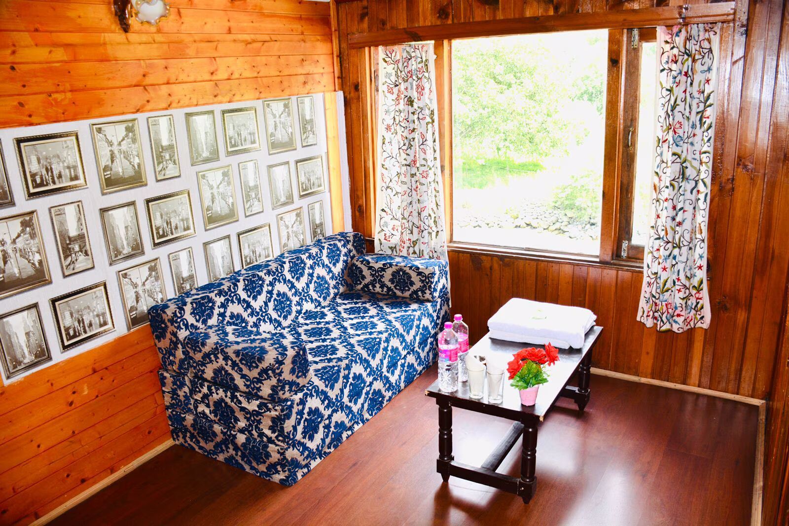 hotel white house Standard Room With River View 2