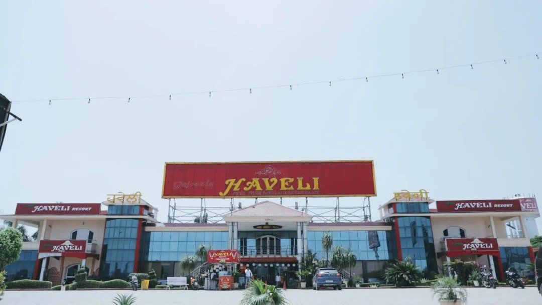 Gujraula Haveli Resort