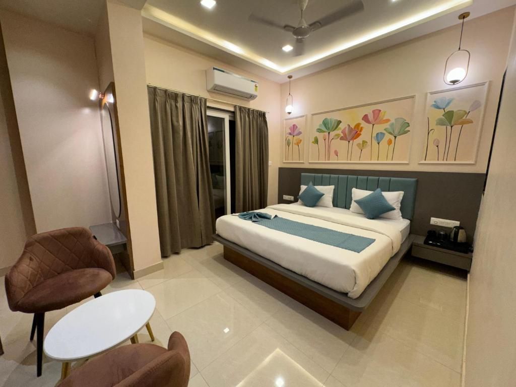 Hotel Lotos inn super deluxe Room