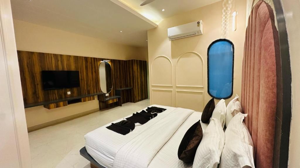 Hotel Lotos inn super deluxe Room 2