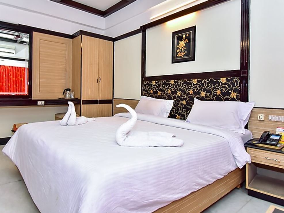 Hotel Blue star  Double Deluxe AC