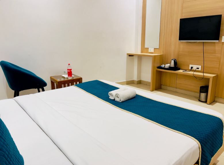 Hotel SS Royal Deluxe Room 4