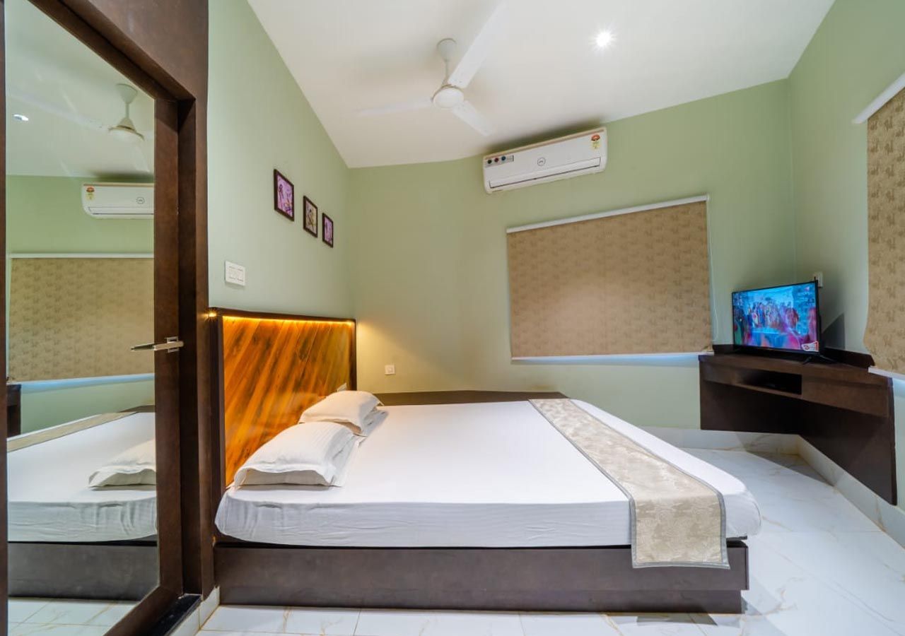 Deluxe Room (Upper Floor)