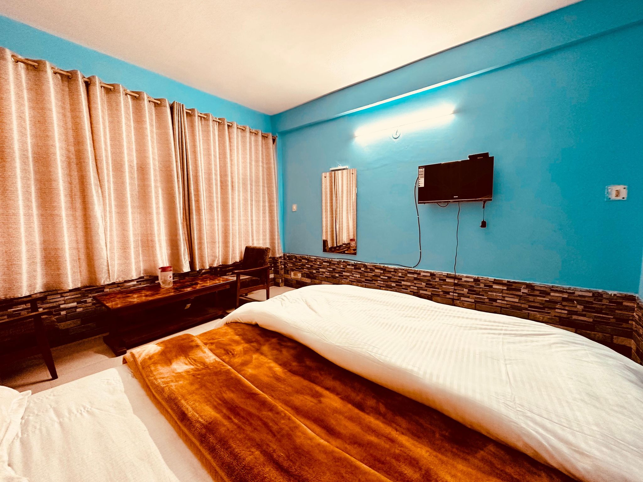  Hotel Daulat Deluxe Room 5