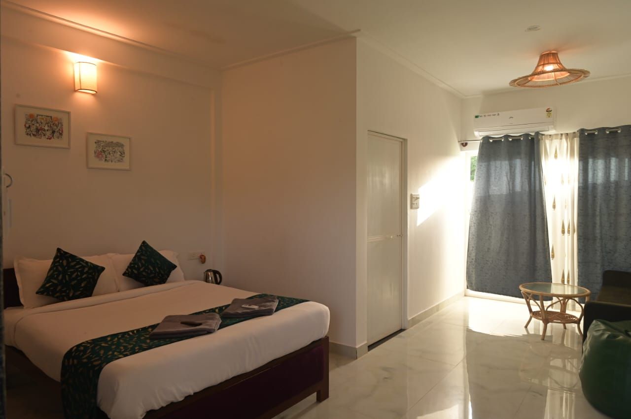 The Allan Paradise the comfort stays Super Deluxe AC Rooms 5