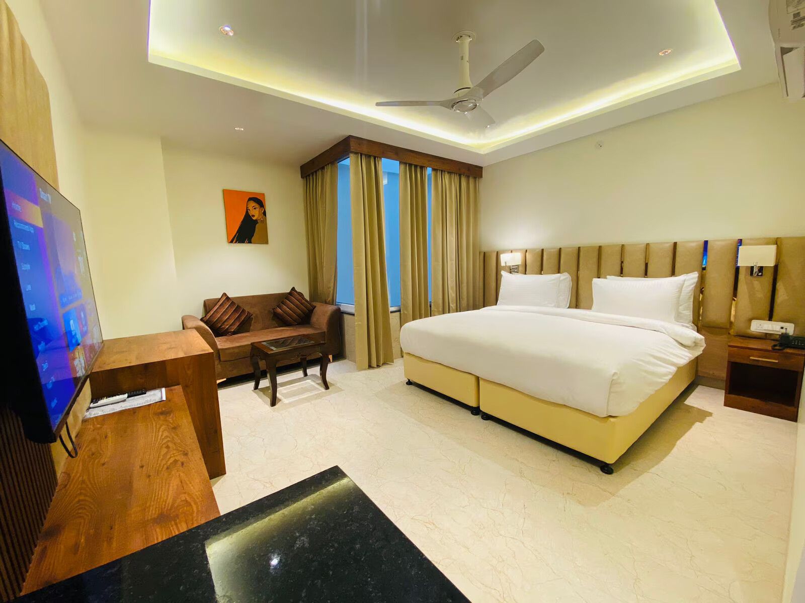 Grow Inn Deluxe Room 6