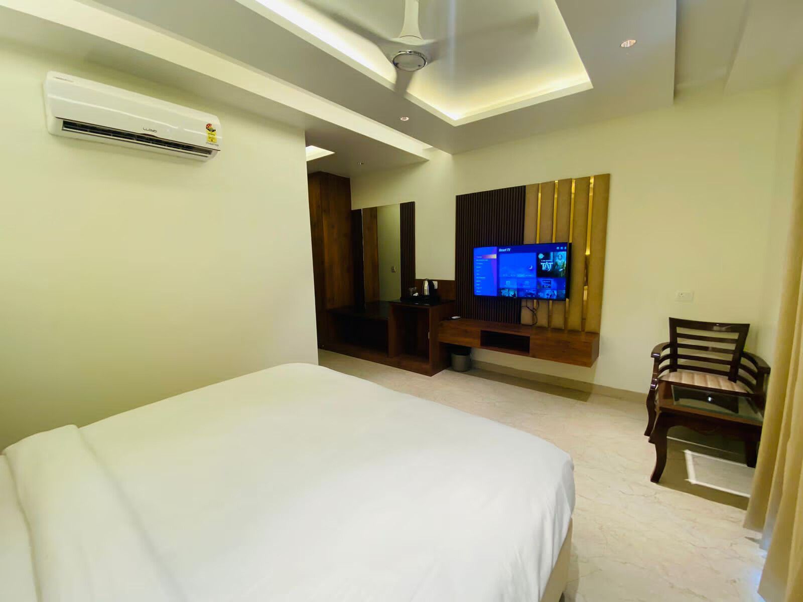 Grow Inn Deluxe Room 4