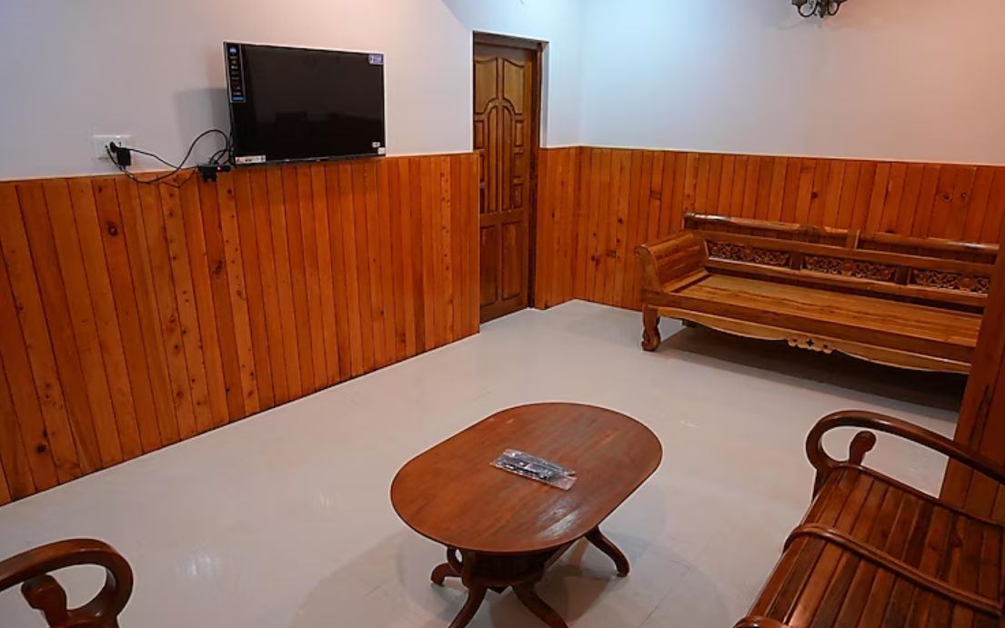 Antique Double Bedroom (AC Rooms)