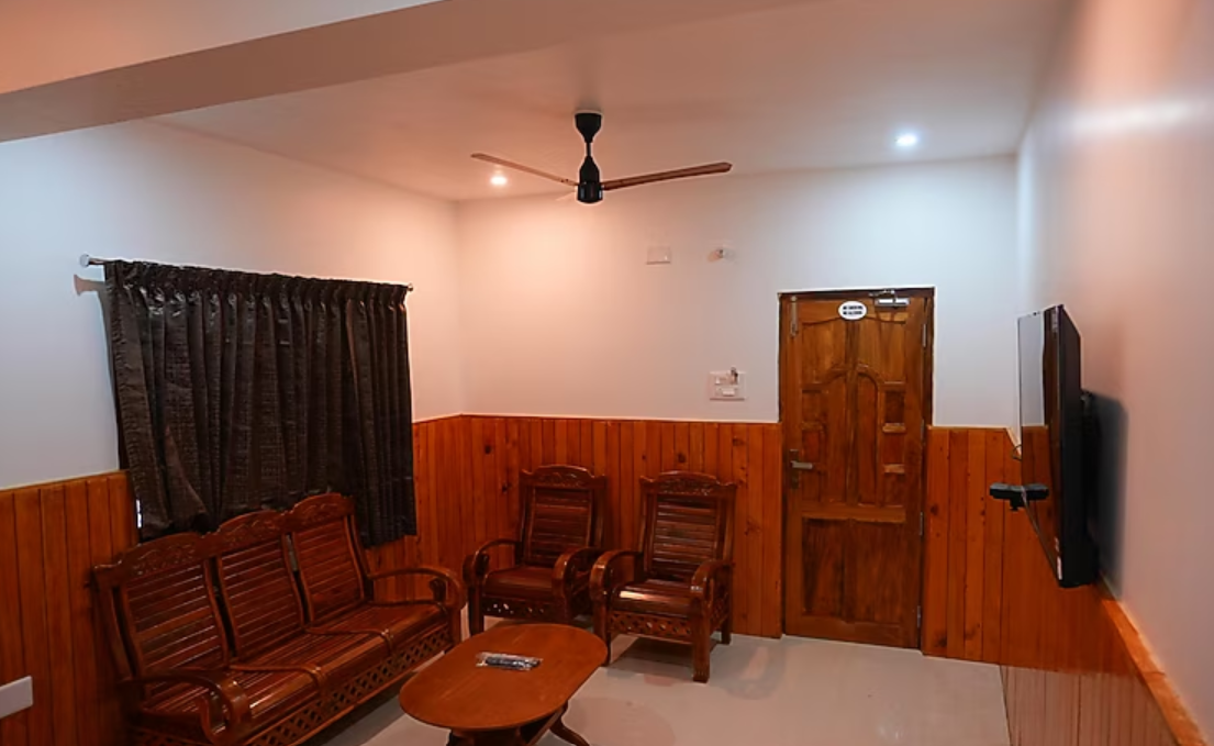 Antique Double Bedroom Cottage (AC Rooms)