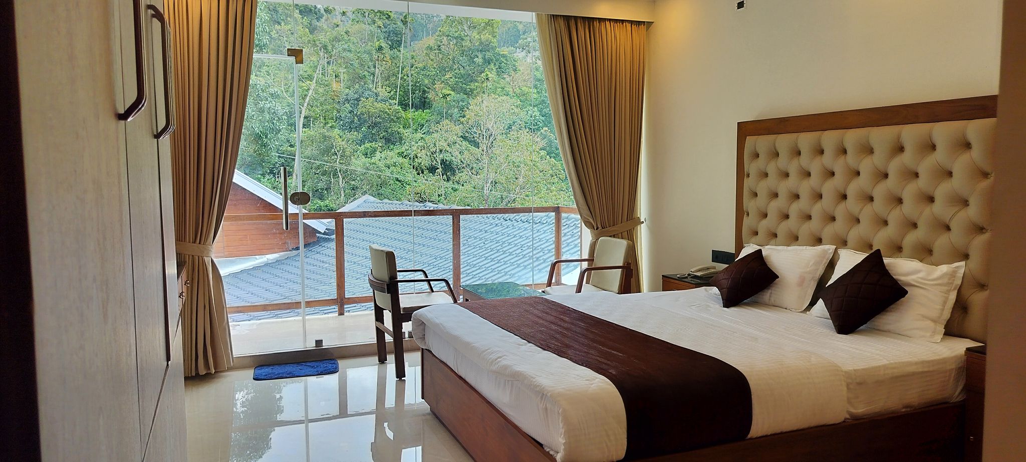 Deluxe Room with Balcony