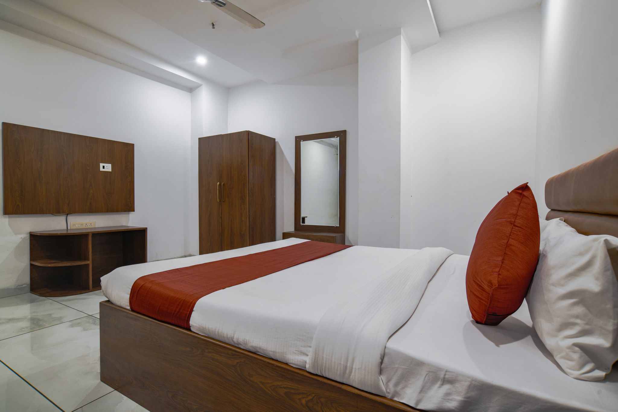 Punya Hotel and Resort Deluxe Room 5