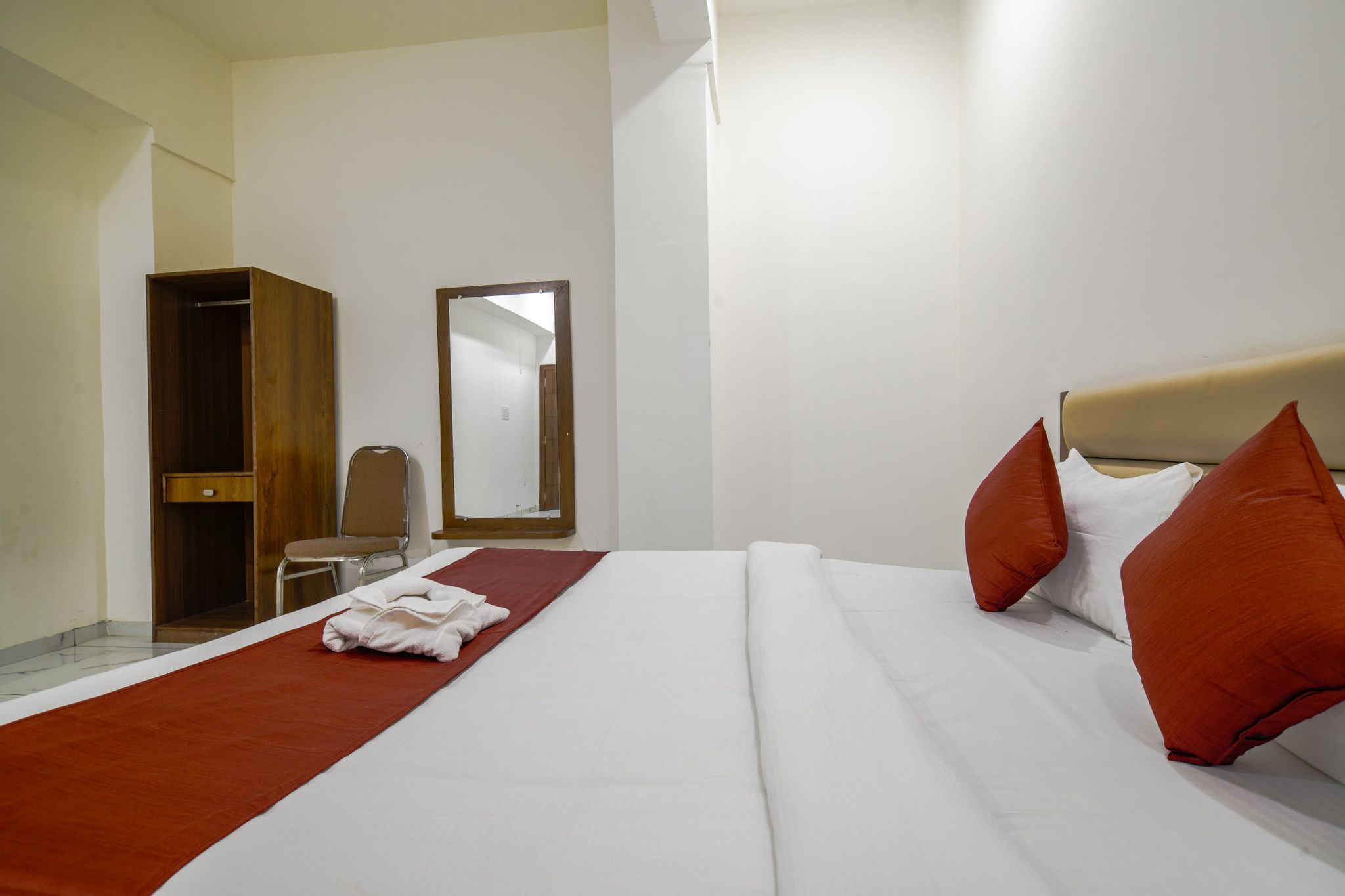 Punya Hotel and Resort Deluxe Room 6