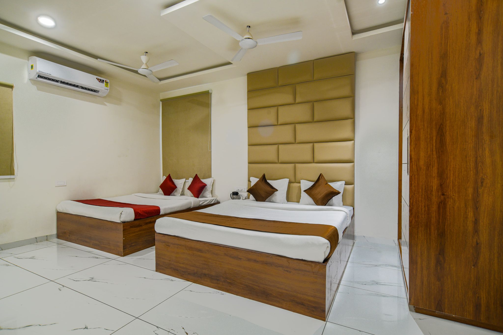 Punya Hotel and Resort Deluxe Room 9