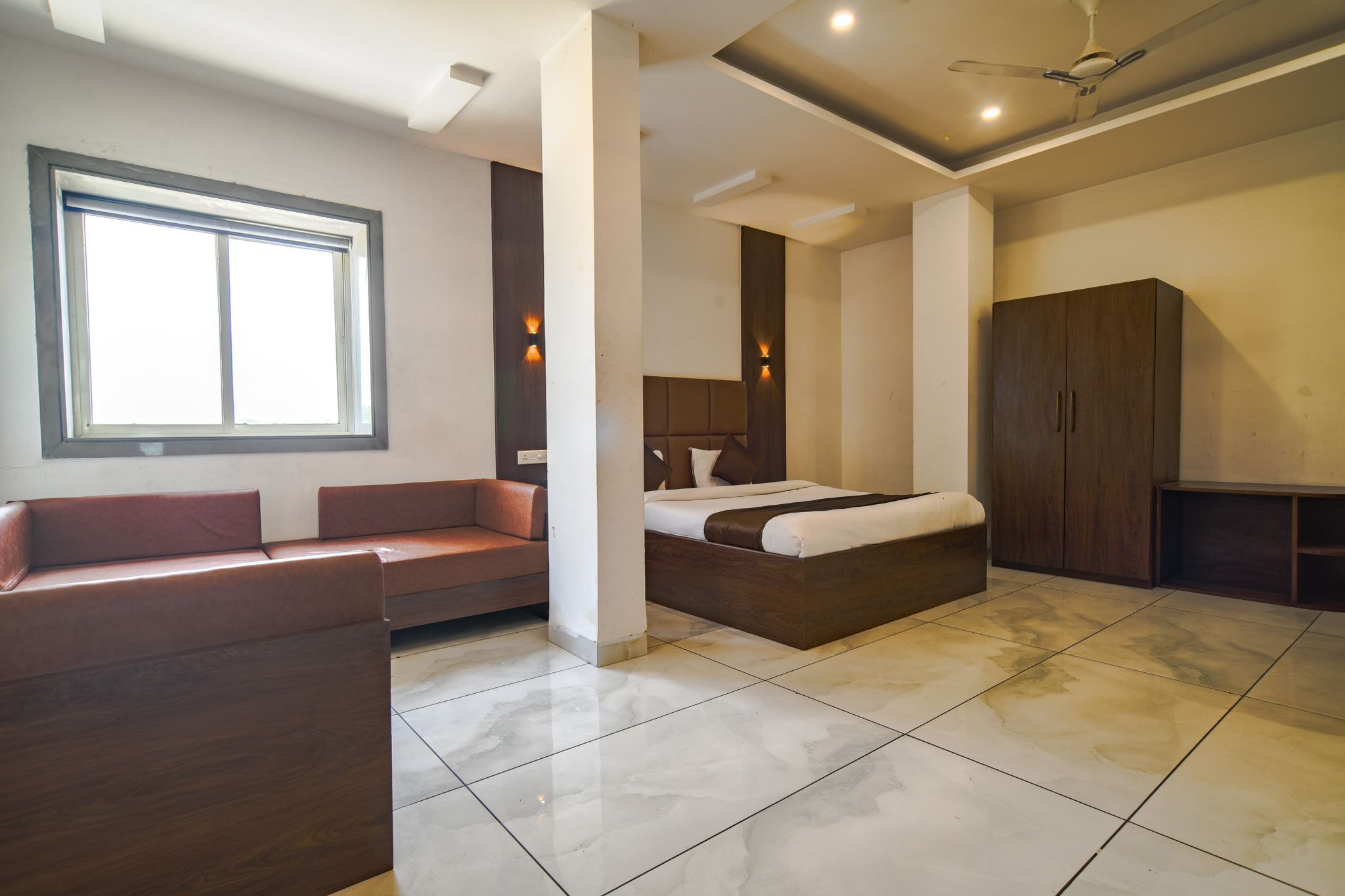 Punya Hotel and Resort Deluxe Room 8