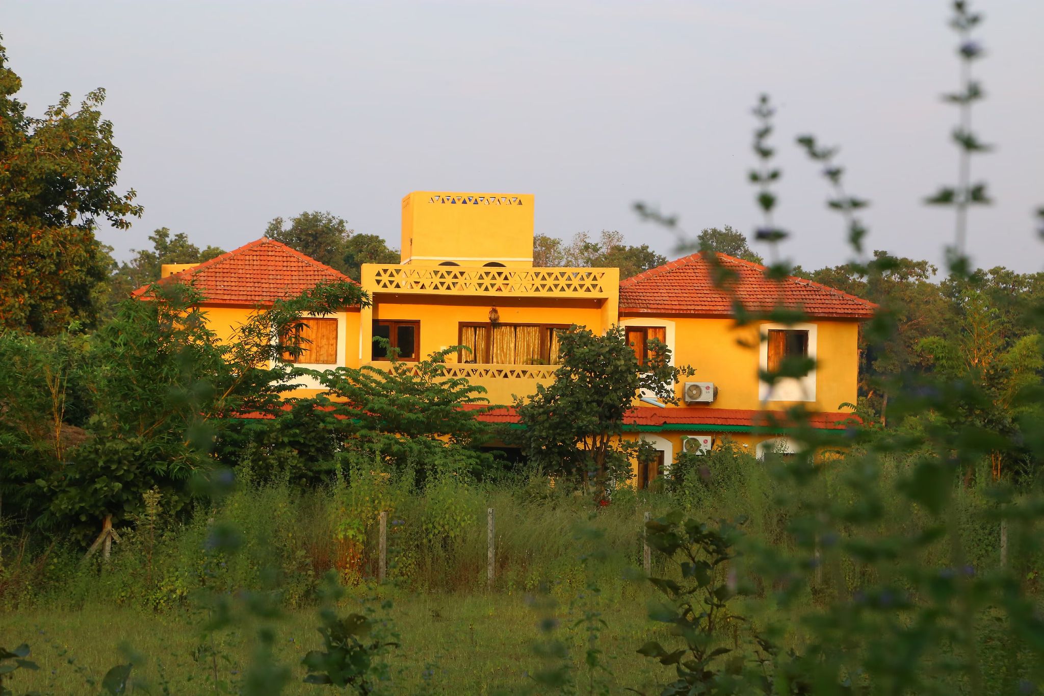 COURTYARD HOUSE KANHA