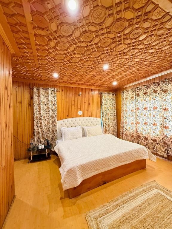 Pinus Hotel DOUBLE ROOM