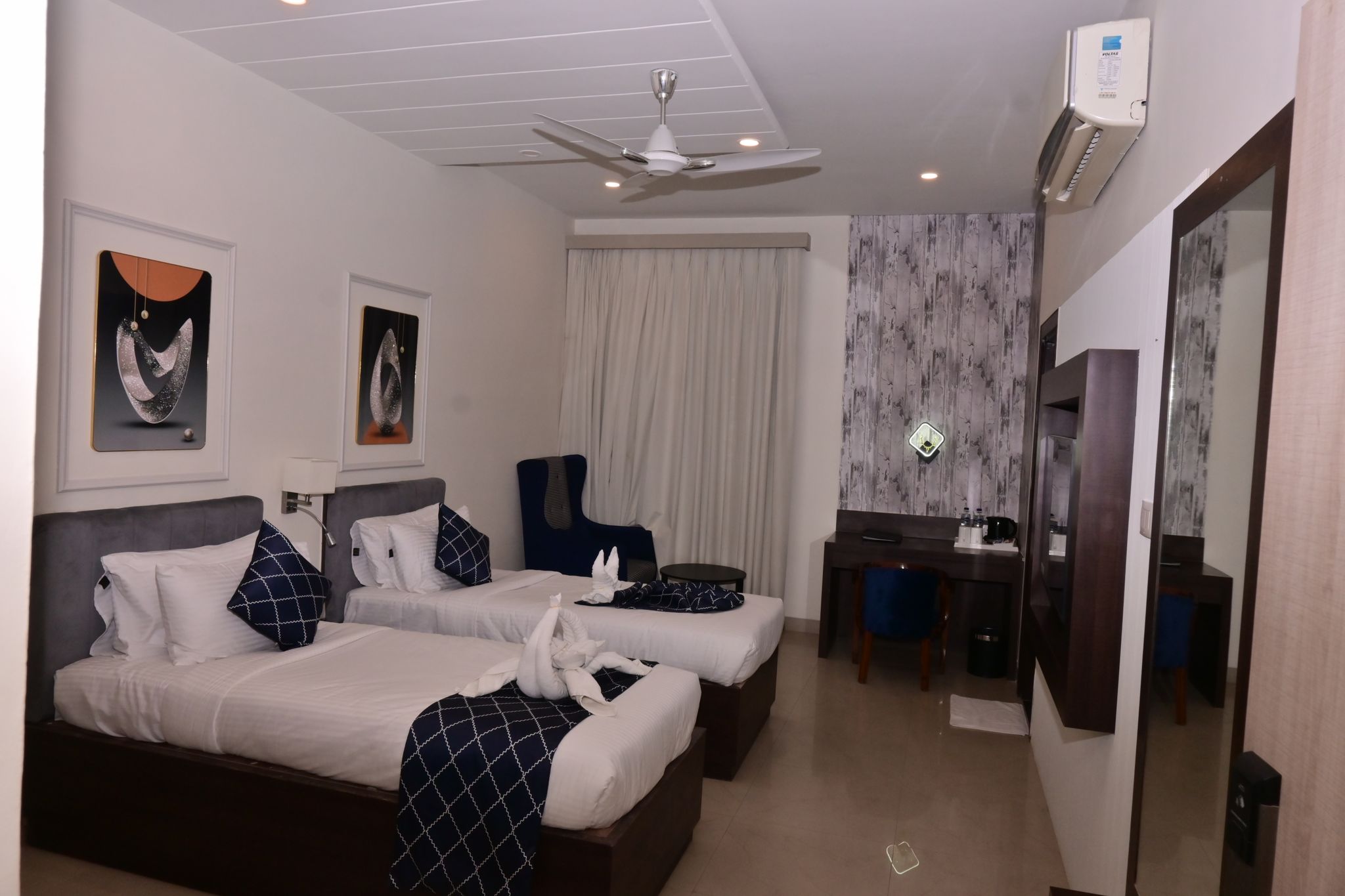 Comfort Inn Shubhra, Ghazipur Executive Room
