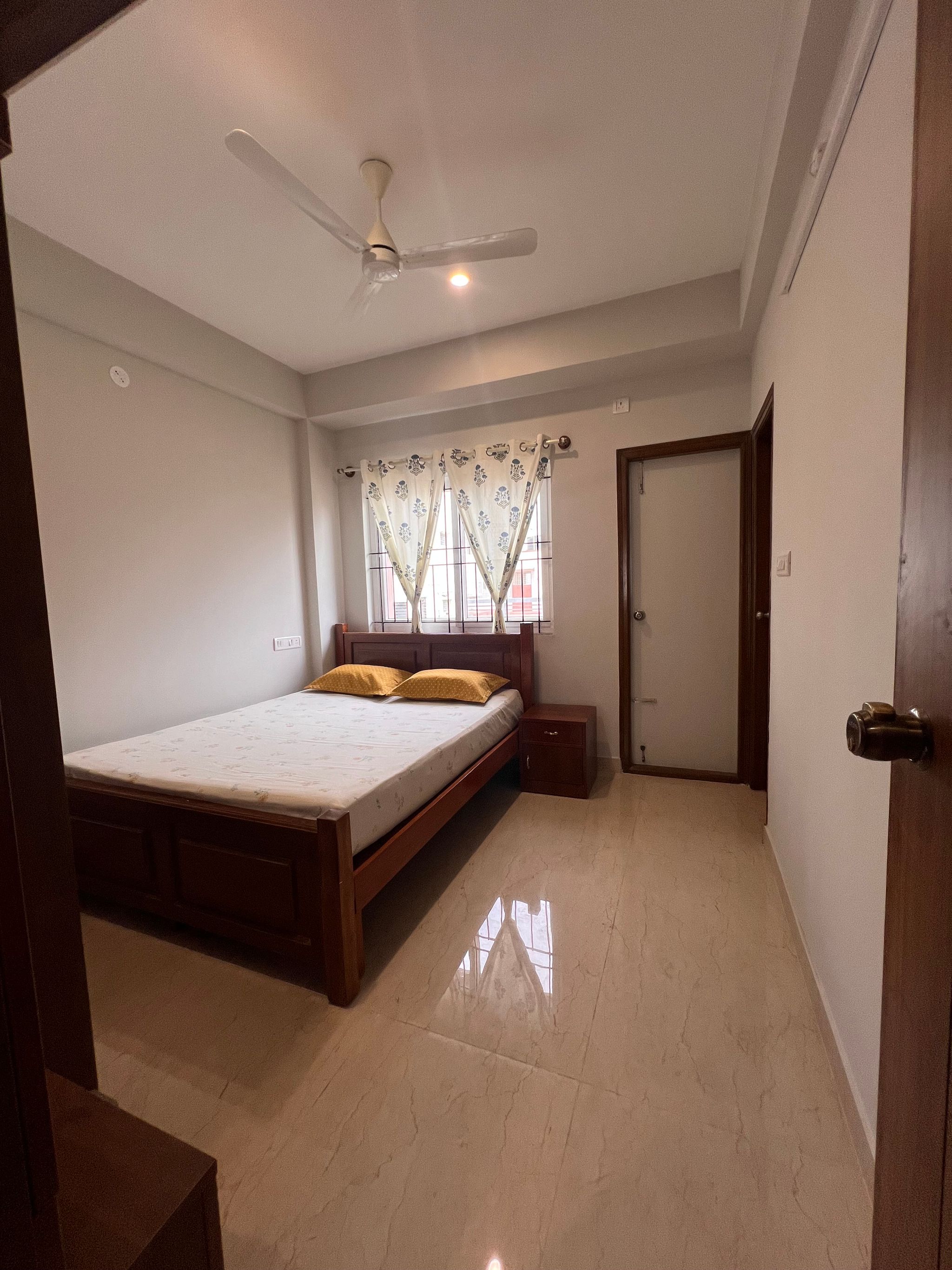 Deluxe One-Bedroom Apartment with Balcony