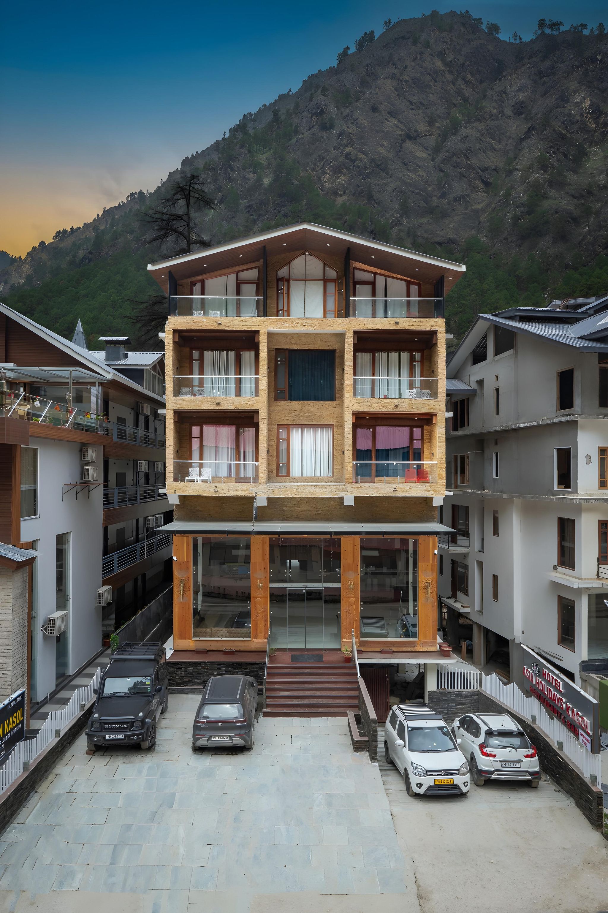 Hotel Asiia Holiday Kasol With Swimming Pool ( Central heated and air Colled), Kasol