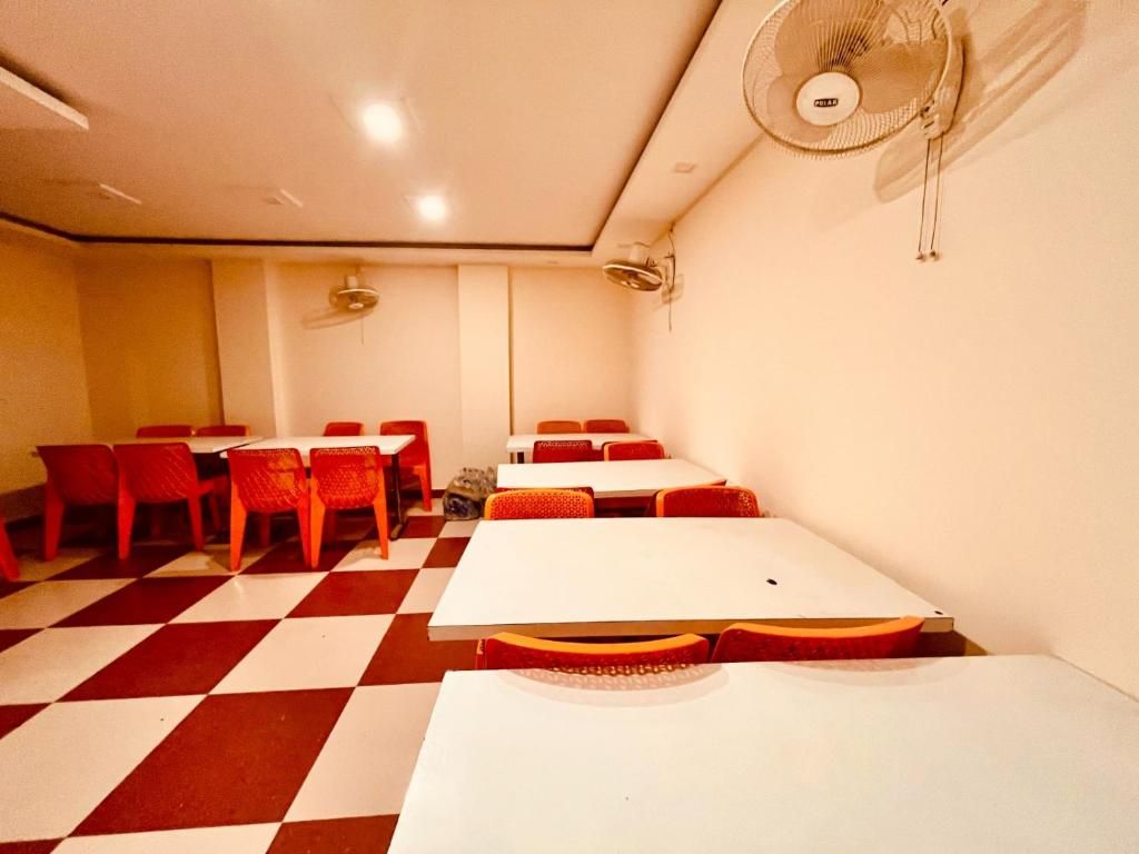Food & Dining