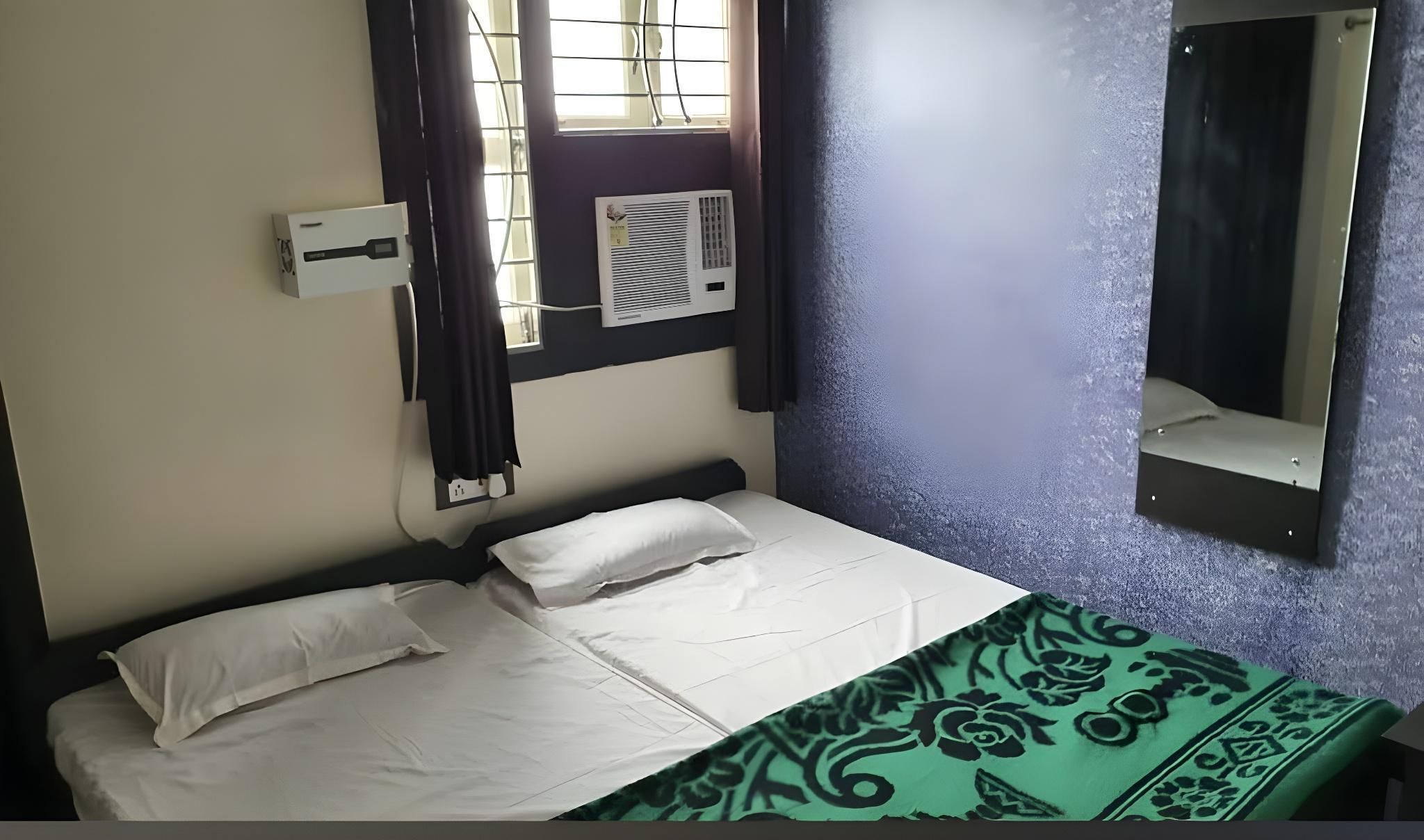 Hotel Madhu Vatika Non AC Shared Washroom 4