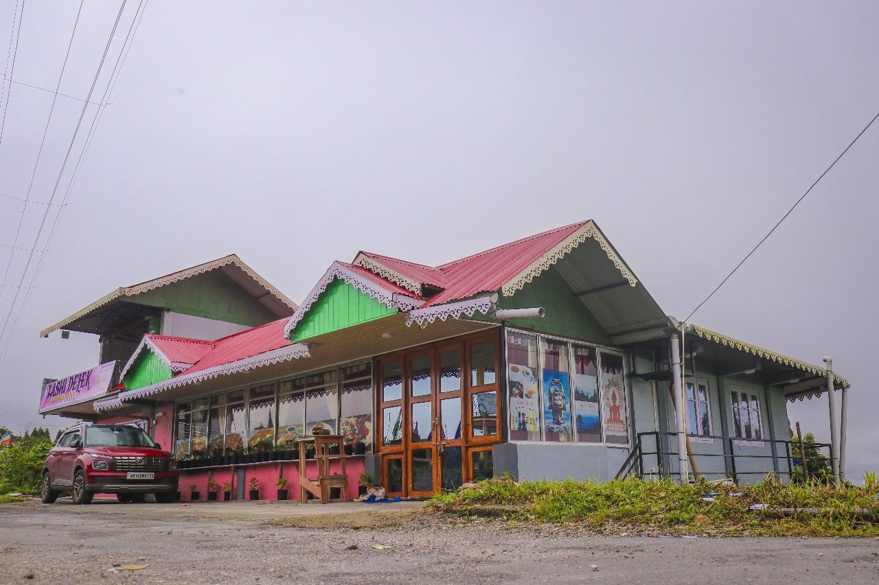 TASHI DELEK PREMIUM HOME STAY