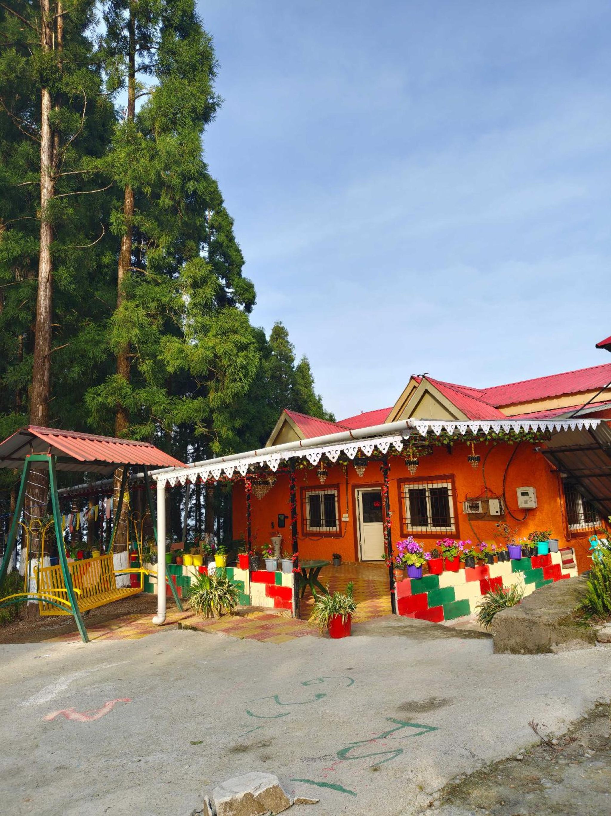 WHISPERING PINE FARM STAY