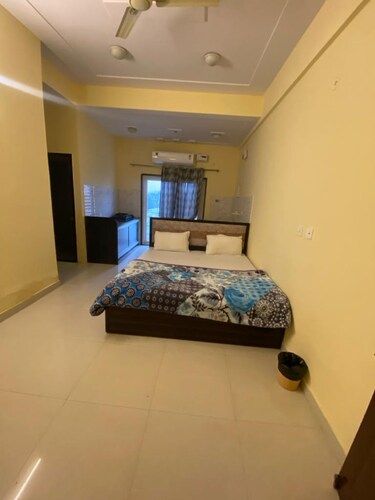 11 Flowers Service Apt Standard Double Room 2