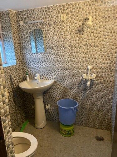 11 Flowers Service Apt Standard Double Room 3