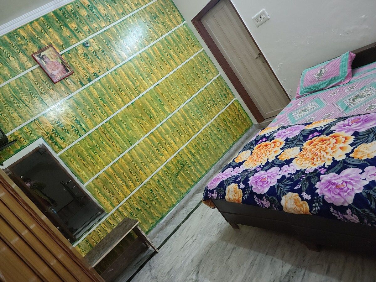 The Shri Krishnashrya Seva Sadan Standard Room 5
