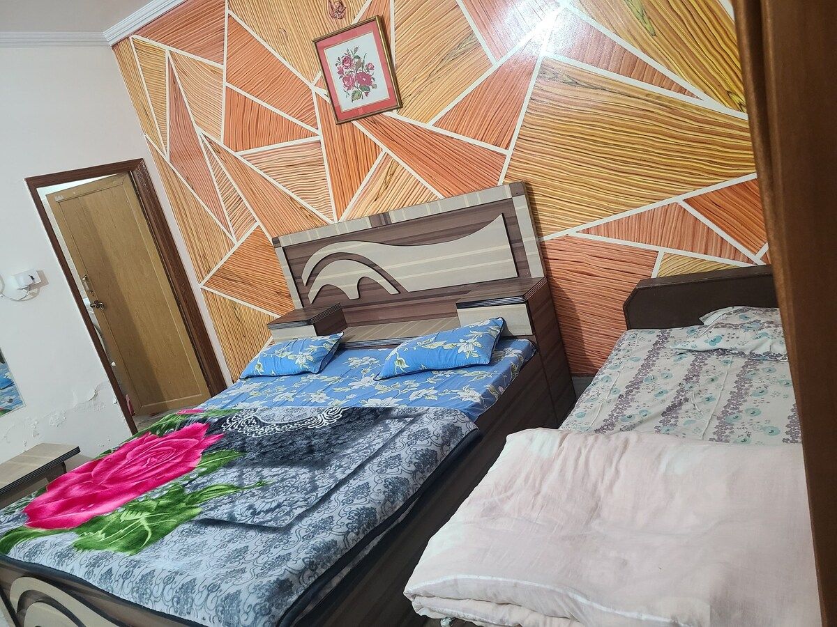 The Shri Krishnashrya Seva Sadan Standard Room 4
