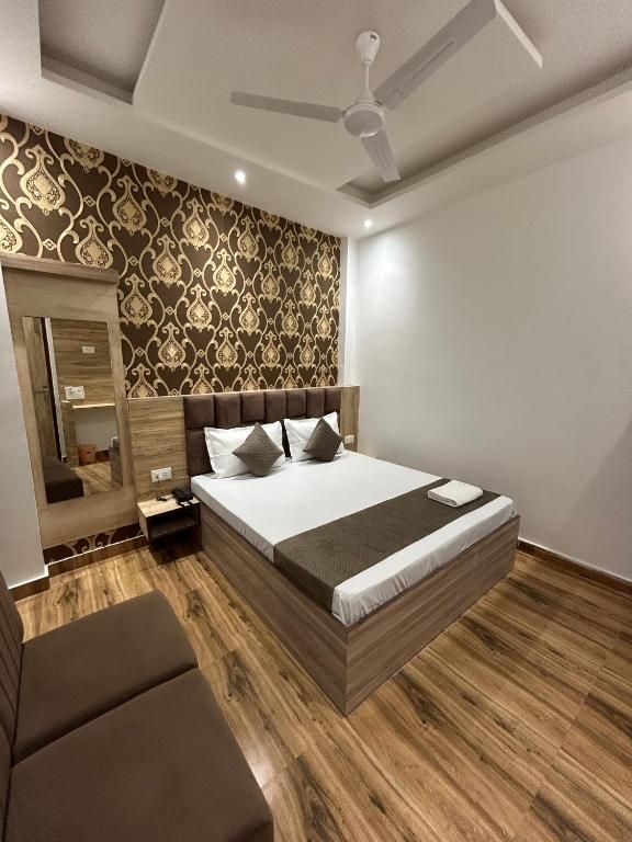 Super Deluxe Room with Window and Free Parking