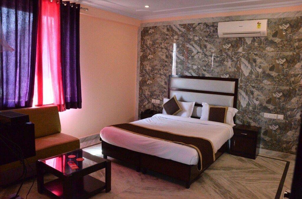 Hotel Grand Akshay Deluxe Room