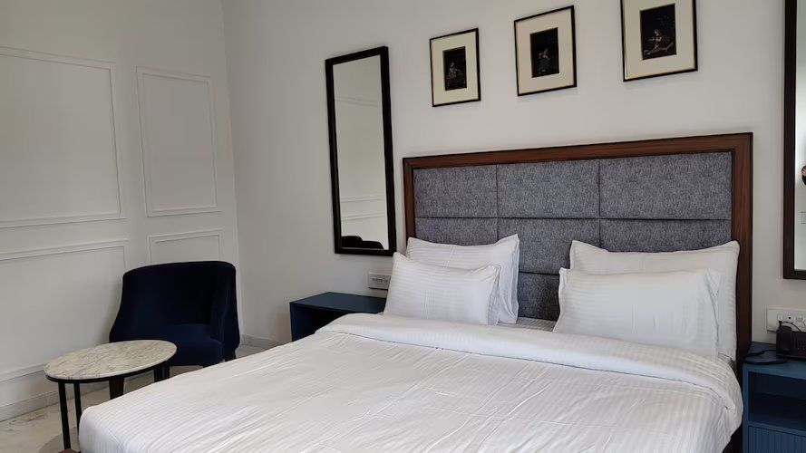 Sita Royal Lakside Chalet Standard Ac room With Balcony 2