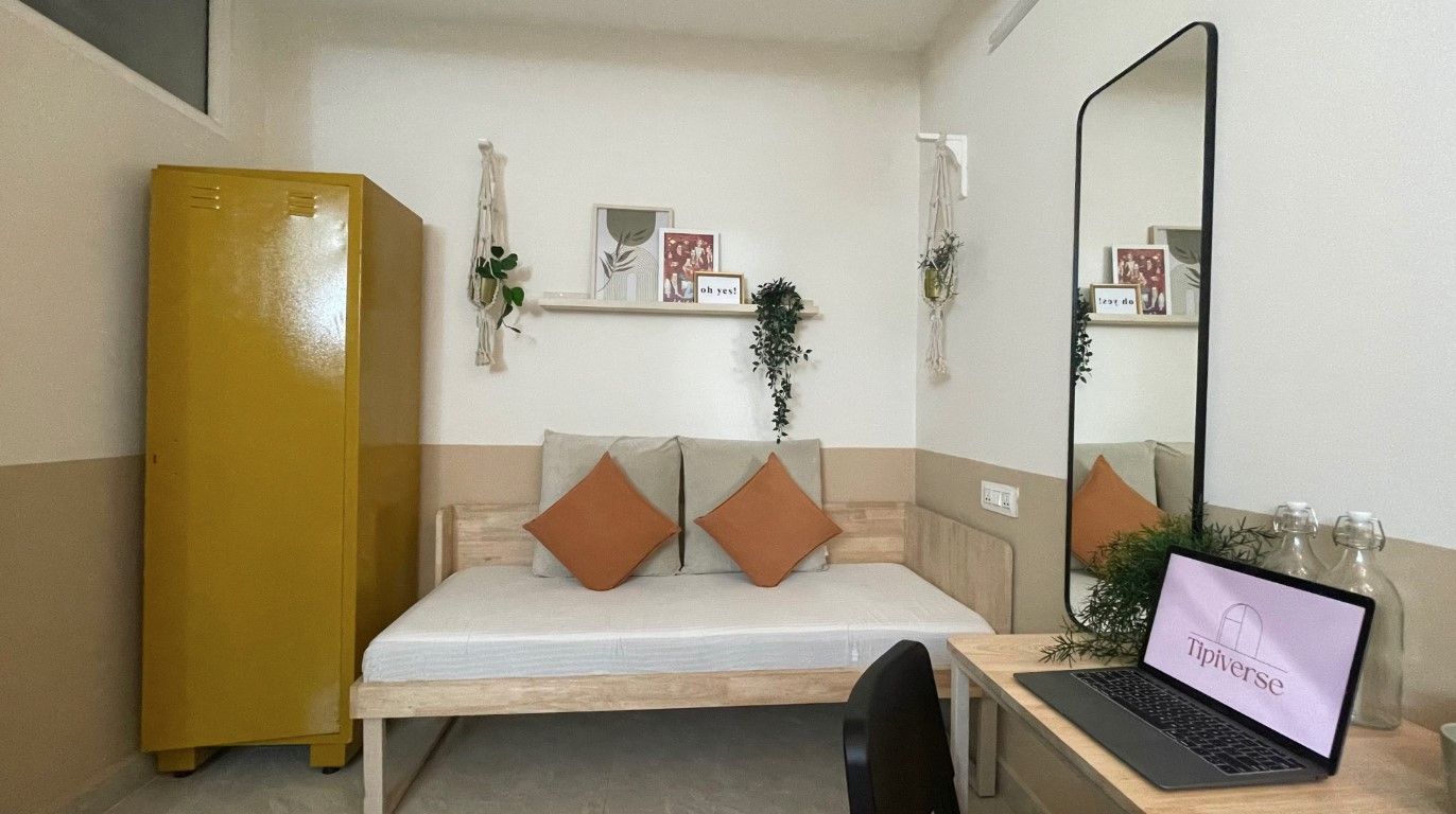 Bay Window Room on Ground Floor (AC)