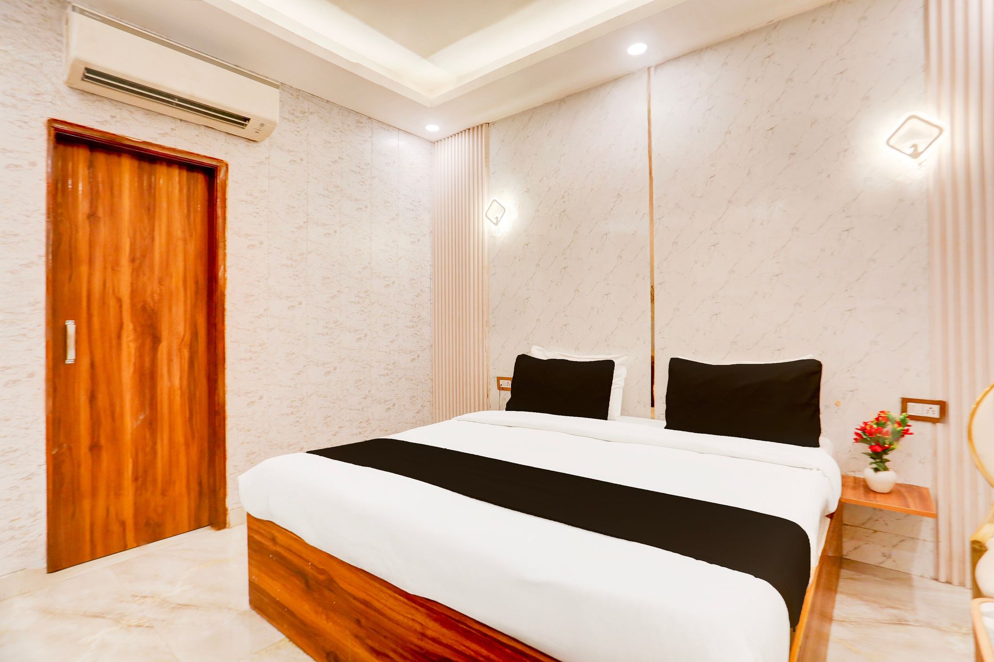 Super Townhouse Faridabad Railway Station Formerly Hotel Royals Paradaise Classic 2