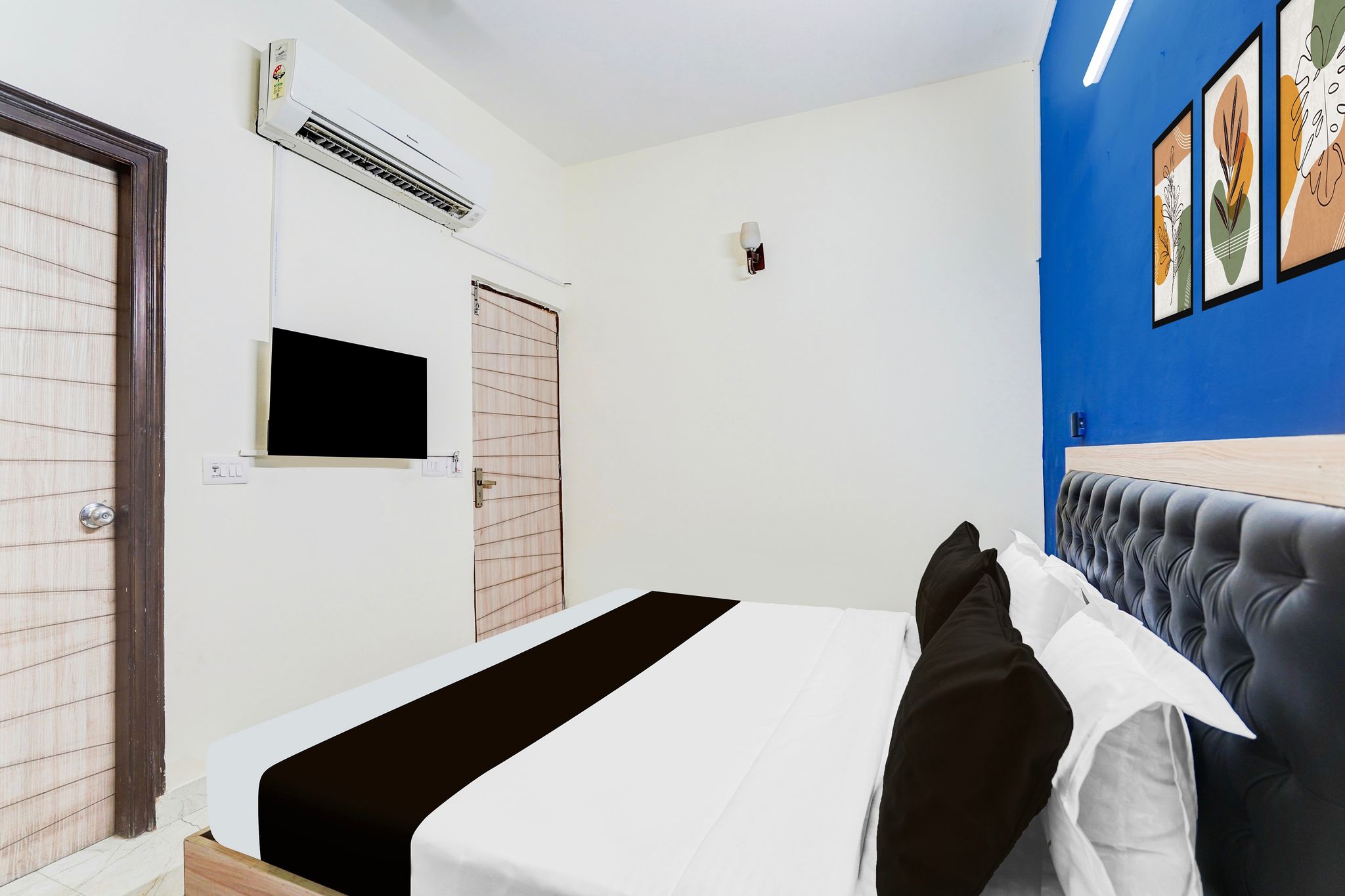 Collection O West Vinod Nagar Metro Station Formerly Royal Inn Classic 4