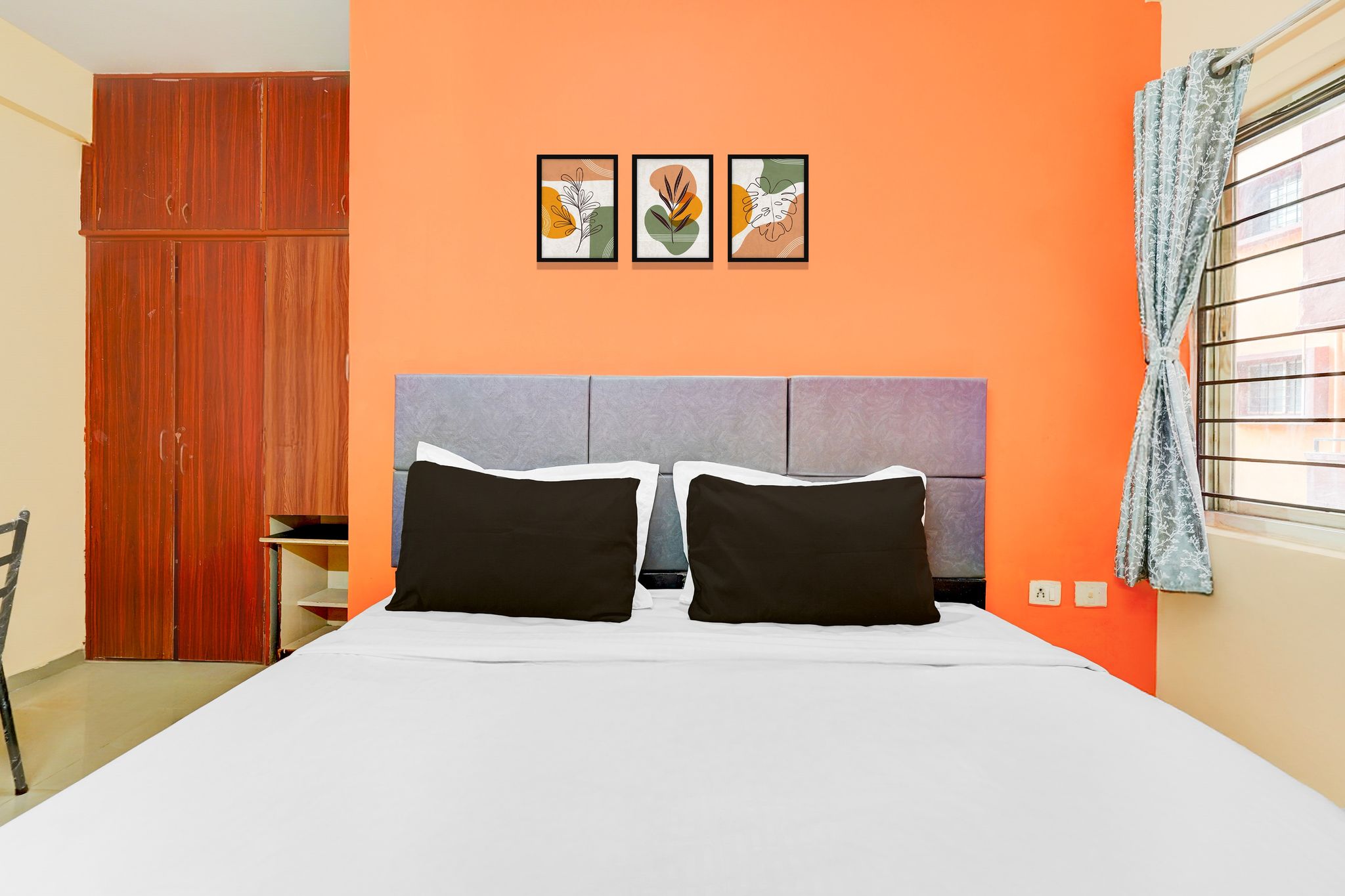 Collection O Electronic City Classic 8