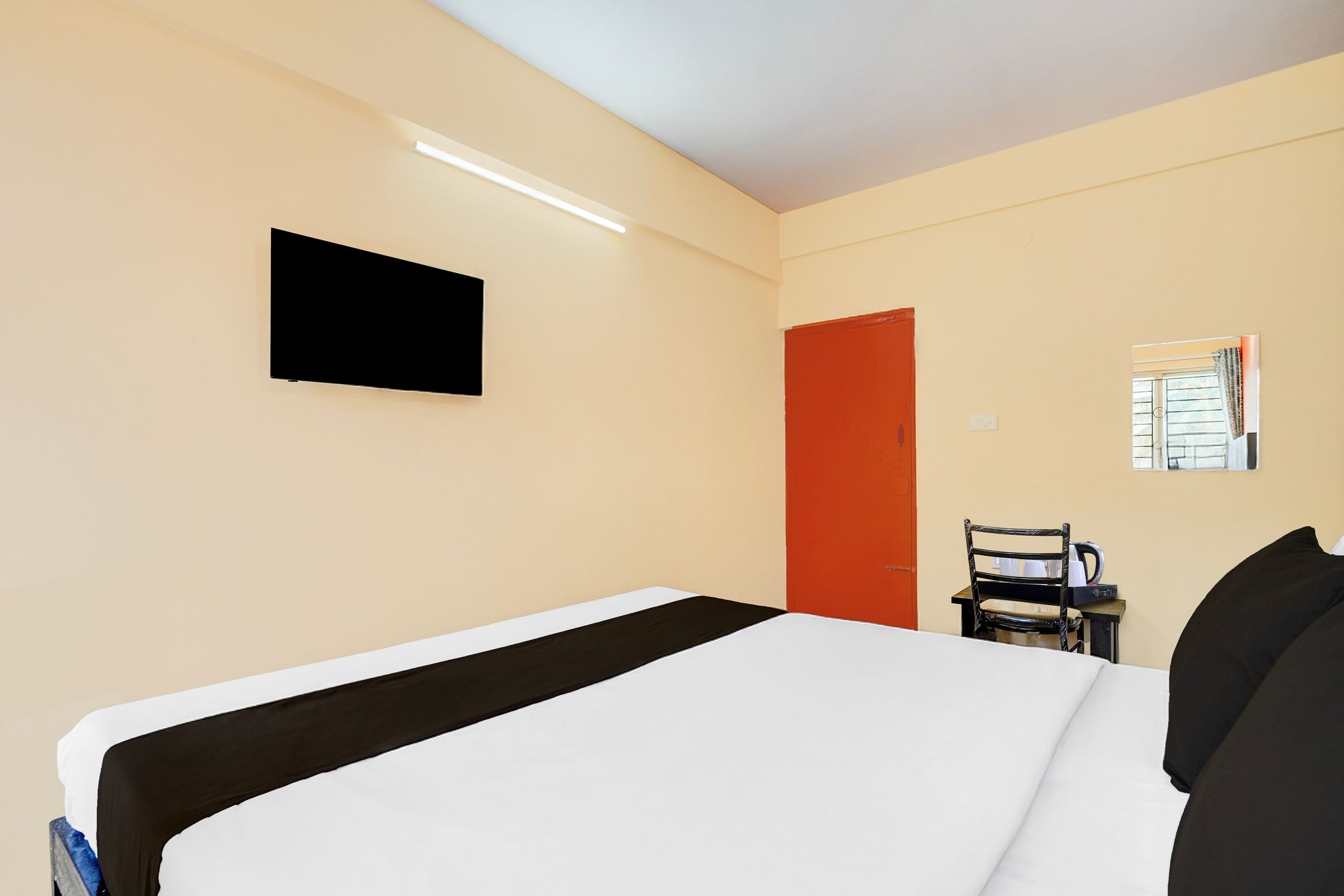 Collection O Electronic City Classic 13