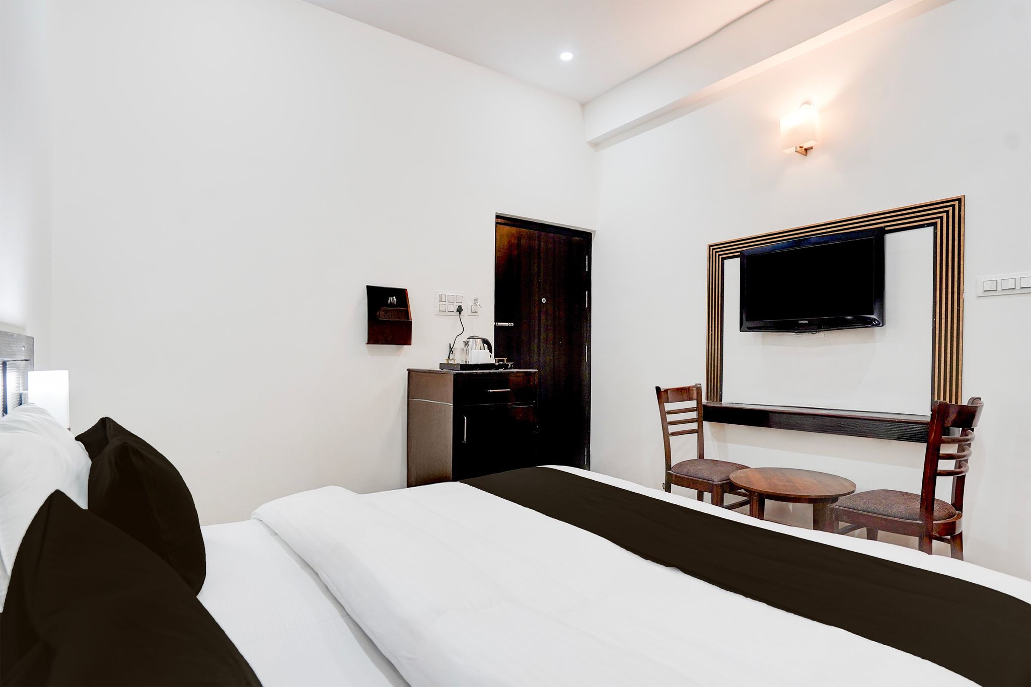 Palette Hotel and Resort Sarnath Temple Classic 13