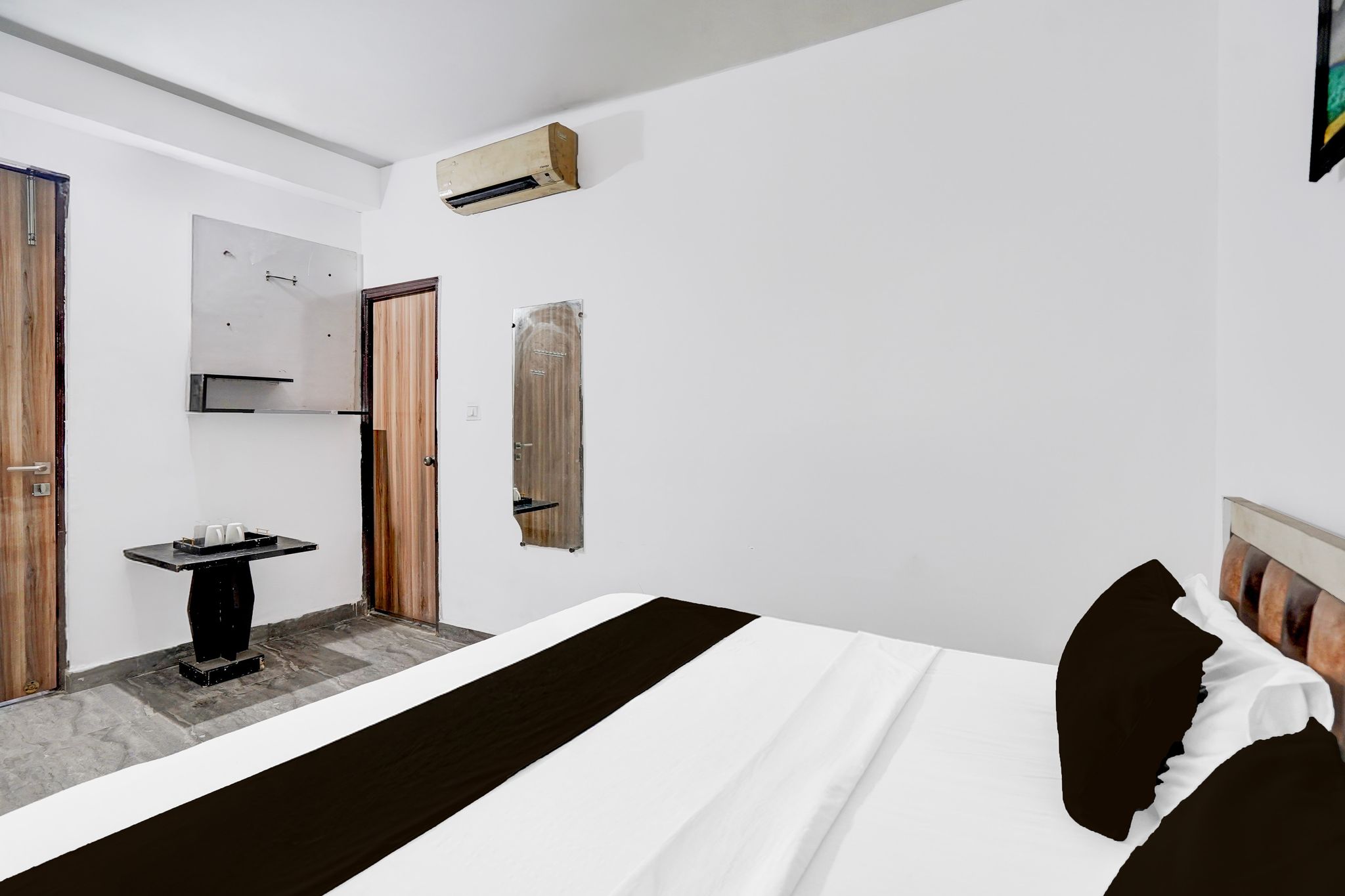 Hotel O Sector 121 Gaur City Mall Noida Formerly Royal FNG Classic 10