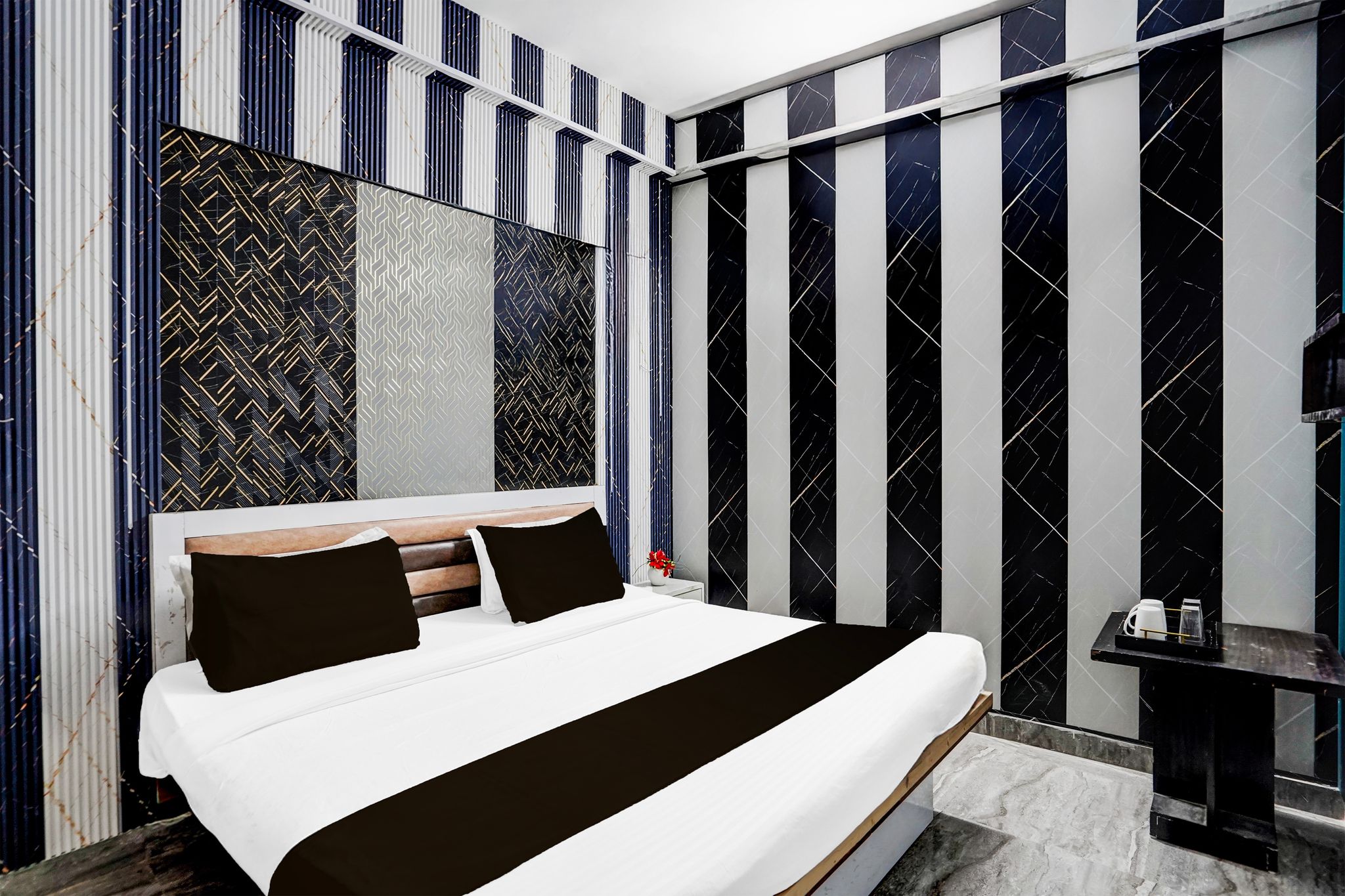 Hotel O Sector 121 Gaur City Mall Noida Formerly Royal FNG Classic 2