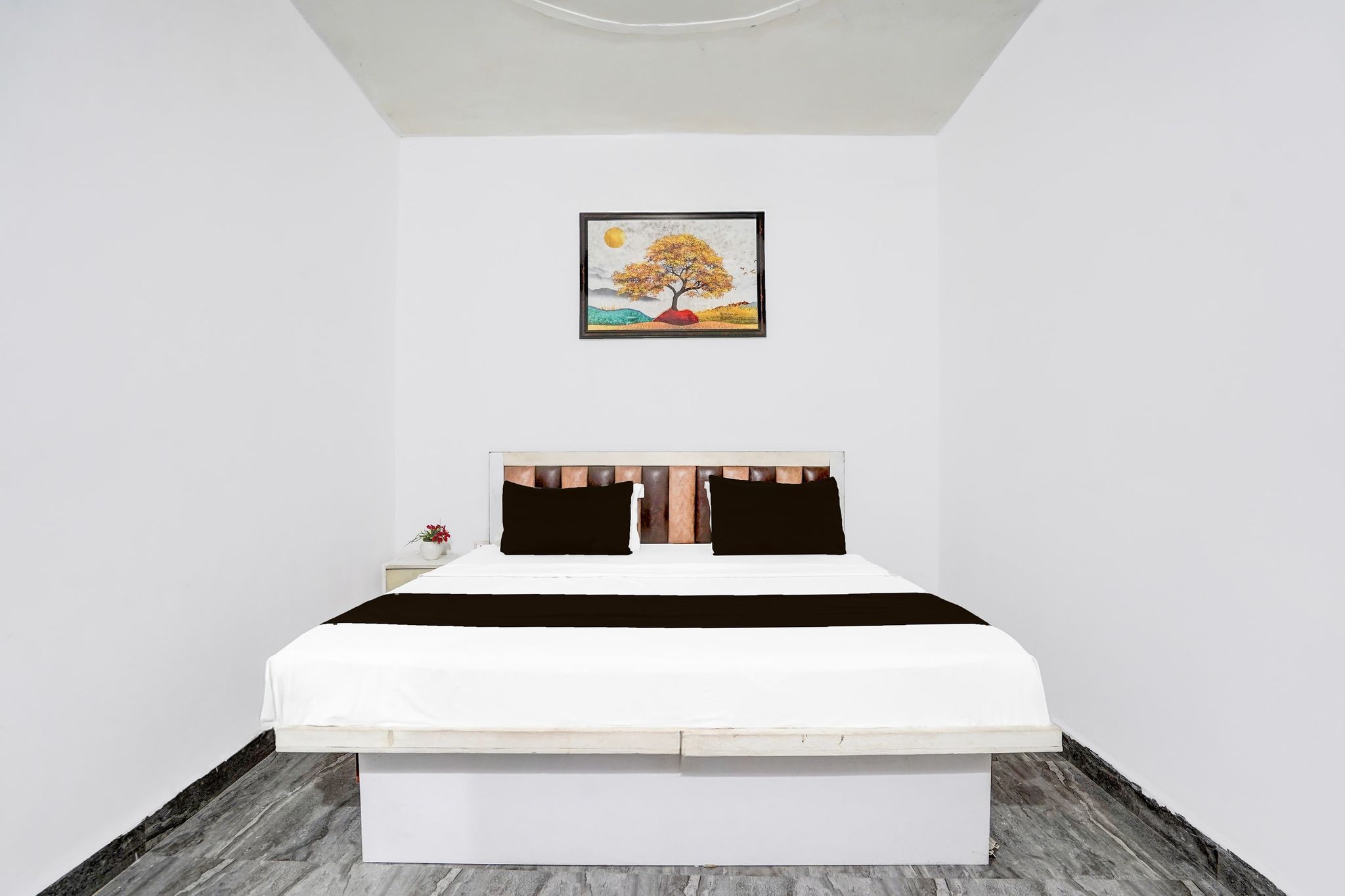 Hotel O Sector 121 Gaur City Mall Noida Formerly Royal FNG Classic 12