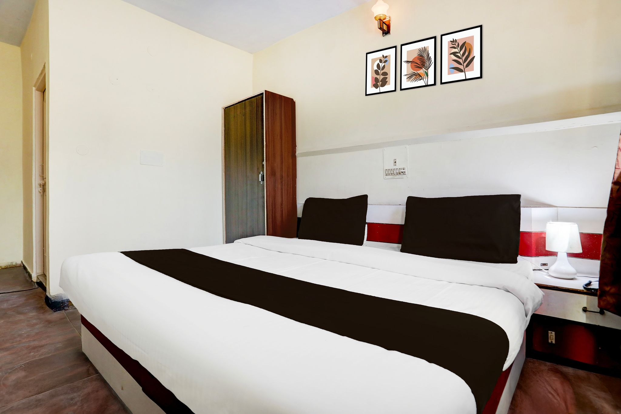 Collection O Lashkar Gwalior formerly Hotel Banjara Classic 5