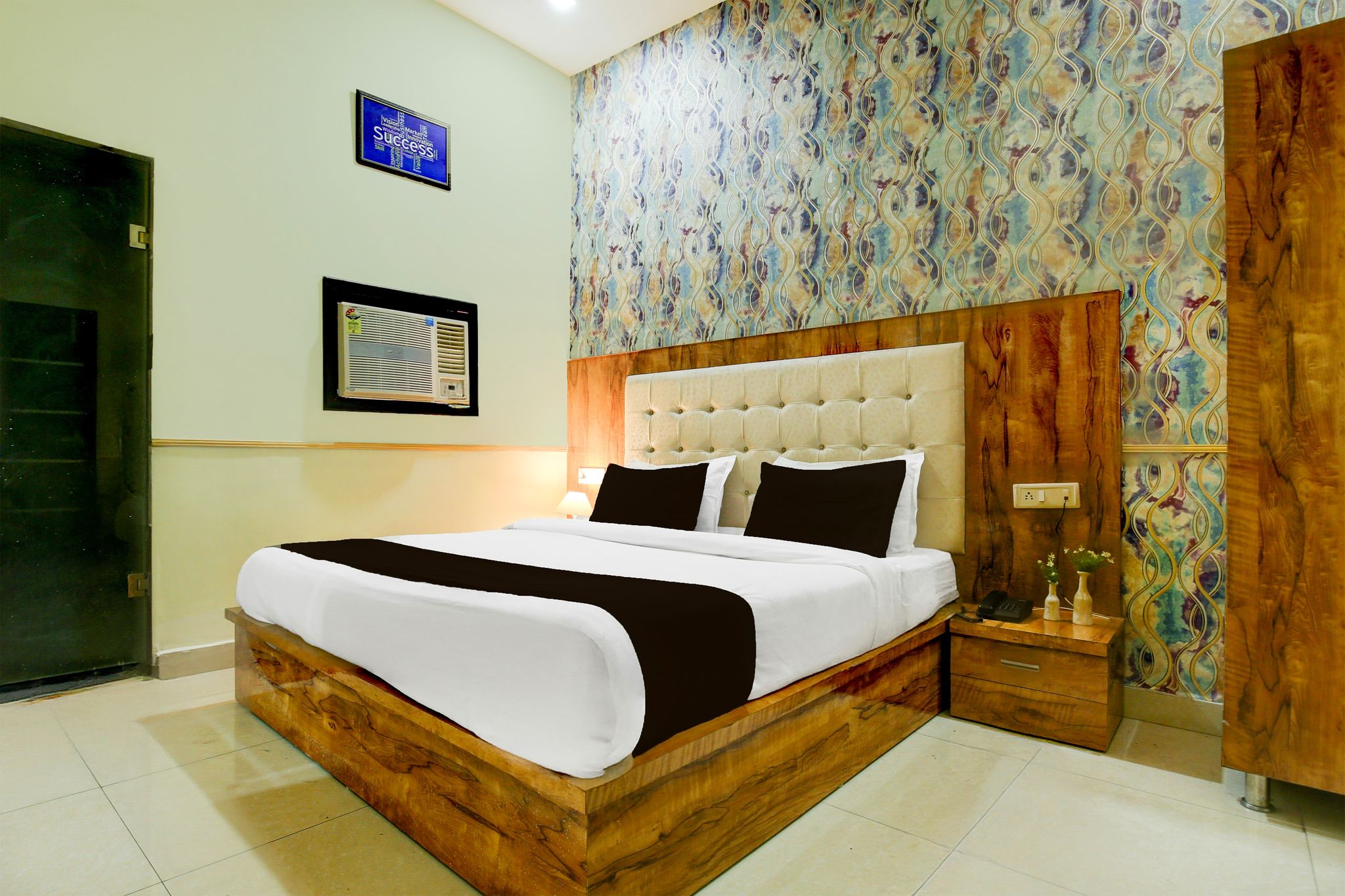 Super Collection O Ishwar Nagar Near Golden Temple Formerly Chahal Residency Deluxe 8